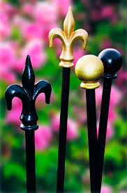 Read more about the article Garden Stakes Metal: A Stylish and Functional Addition to Your Garden