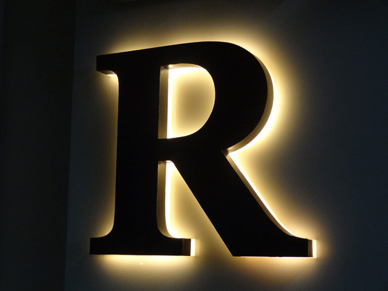 Read more about the article Metal Letter Signs: Making a Bold Statement with Timeless Elegance